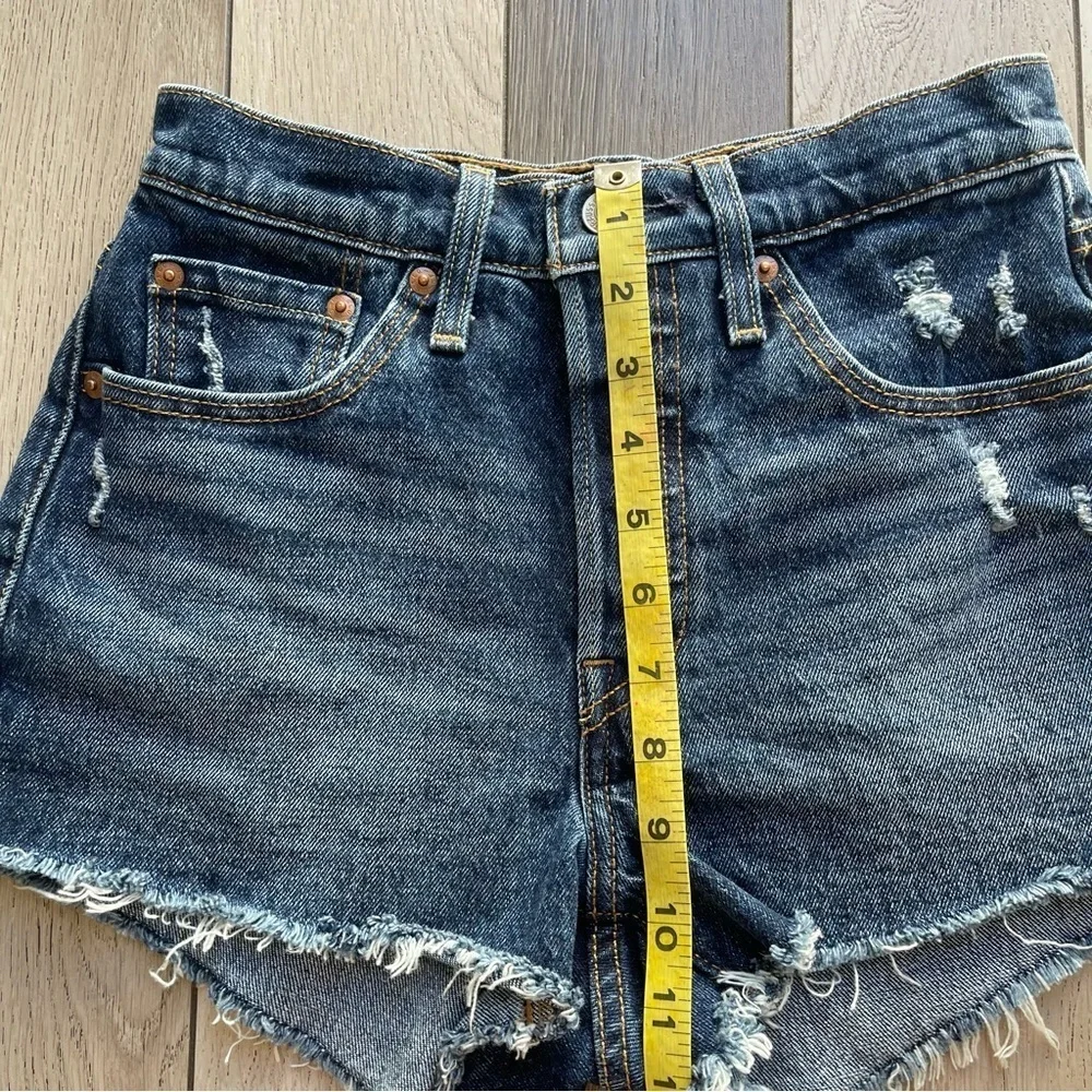Levi’s Distressed Denim Women Shorts